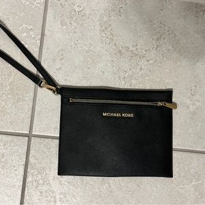 Michael Kors XL wristlet